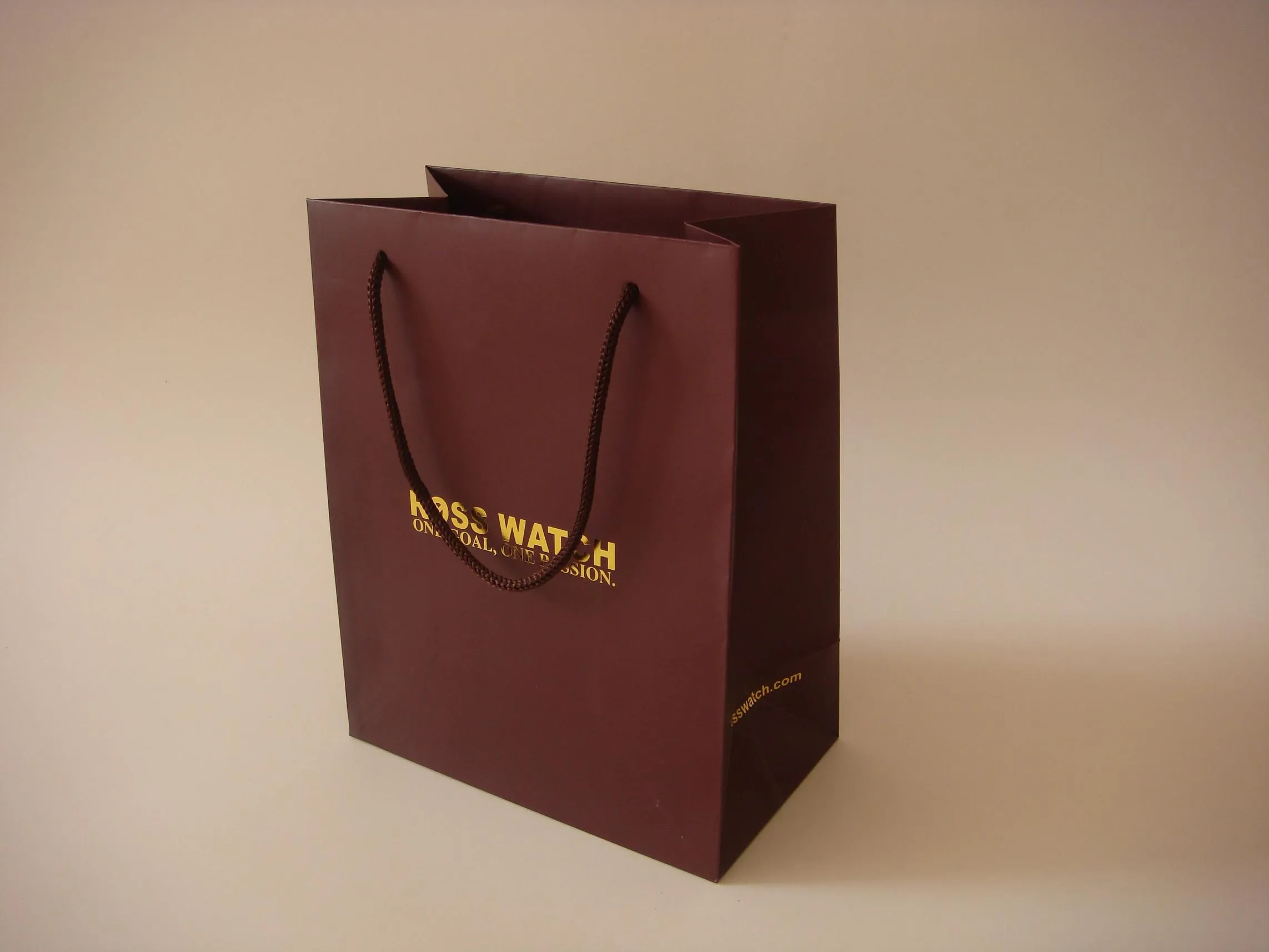 Бумажные пакеты с тиснением