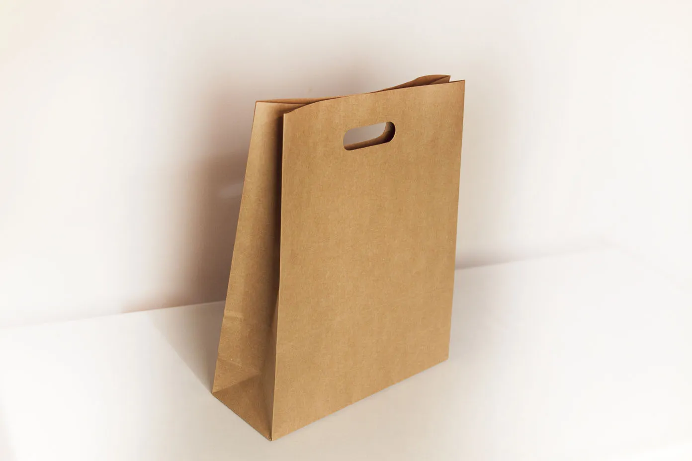 Бумажные пакеты с ручками