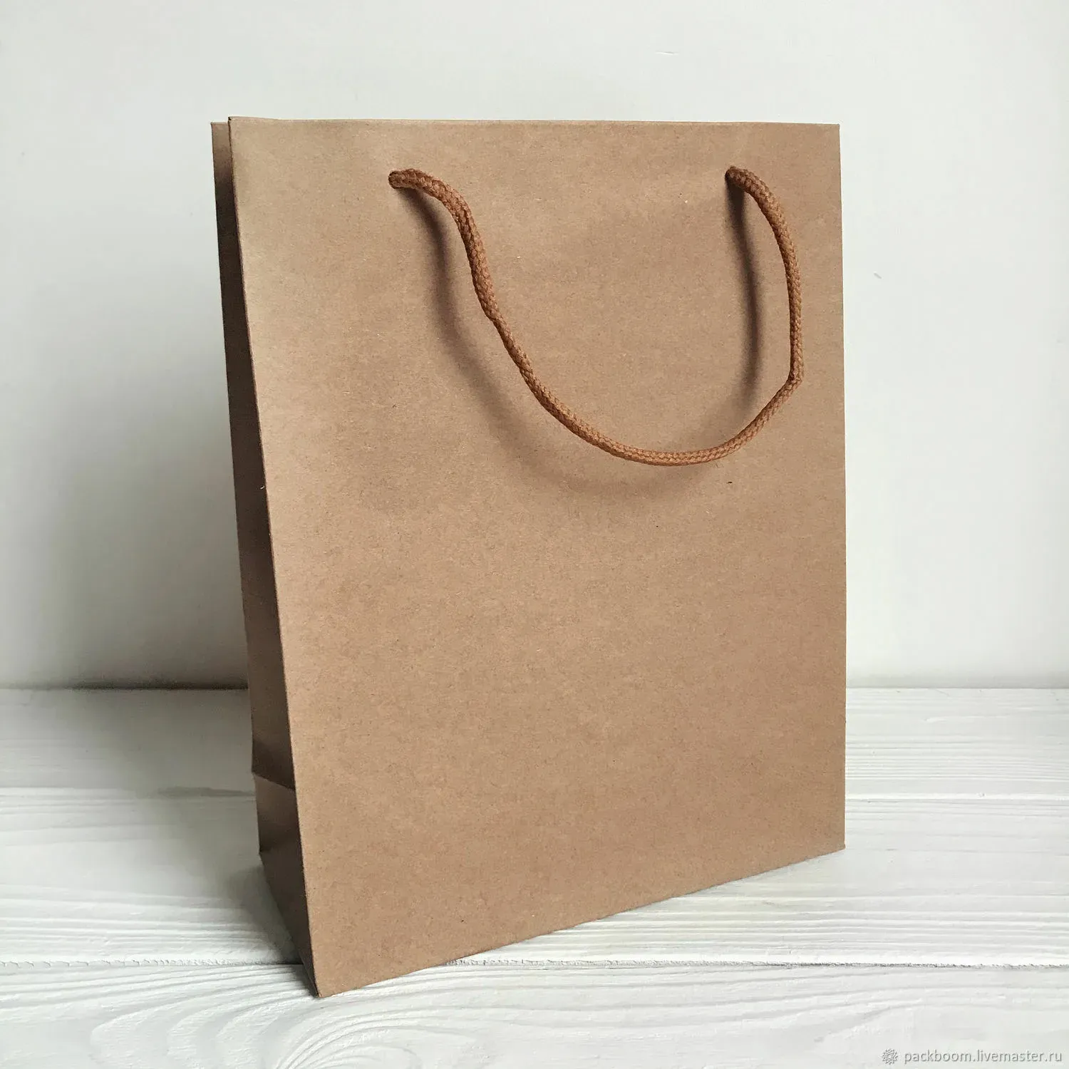 Бумажные пакеты с веревочными ручками