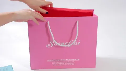 Розовые бумажные пакеты