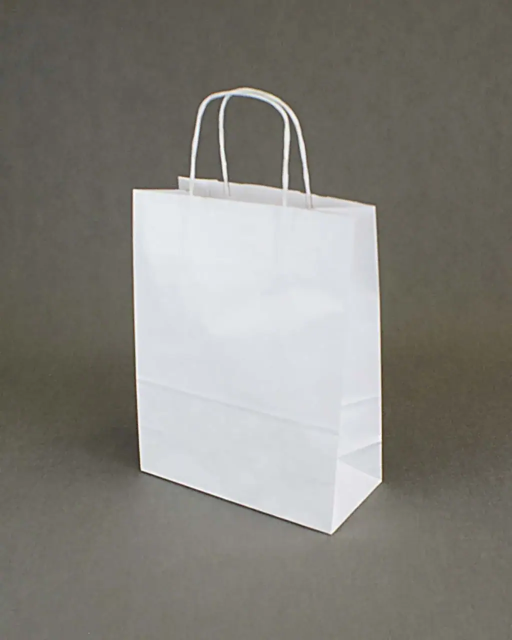 Белые бумажные пакеты