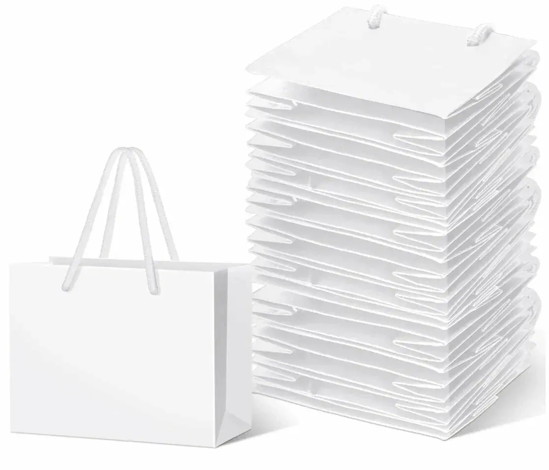 Белые бумажные пакеты