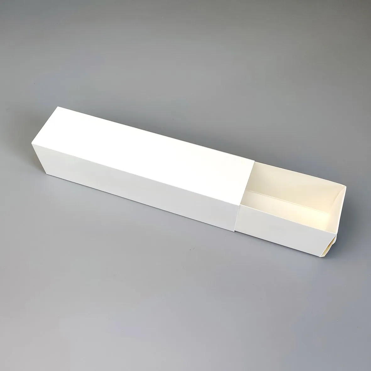 Изготовление белых коробок-пеналов