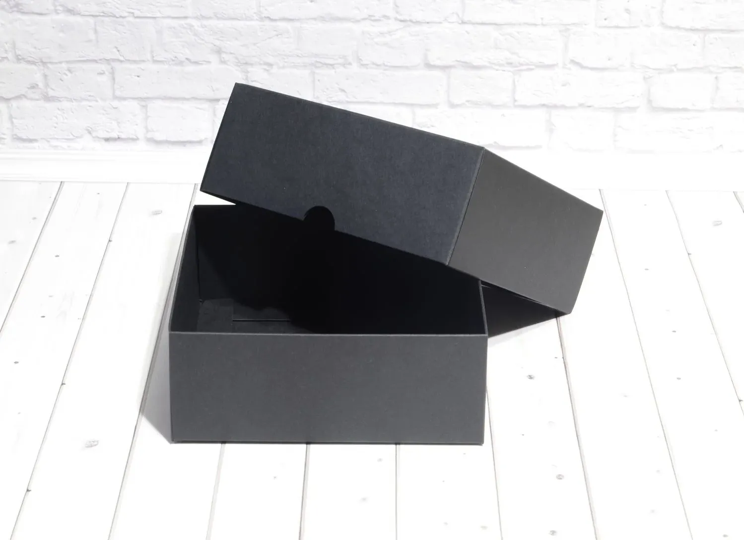 Изготовление черных коробок крышка-дно