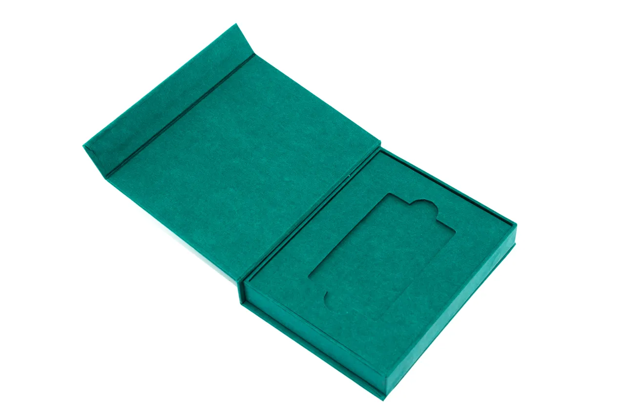 Изготовление кашированных коробок из переплетного картона