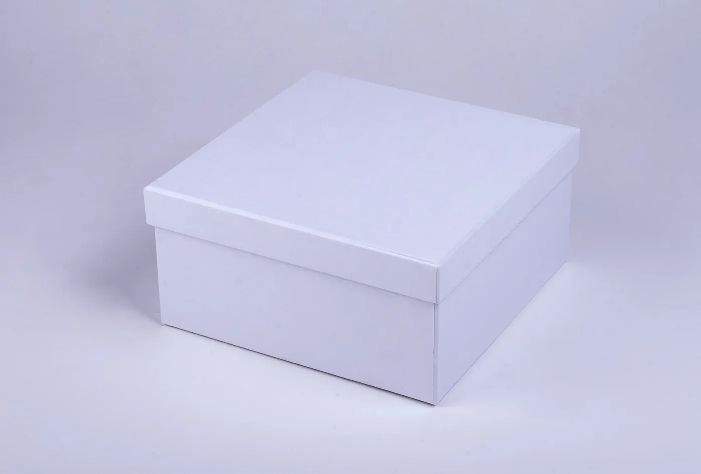 Изготовление белых картонных коробок с крышкой