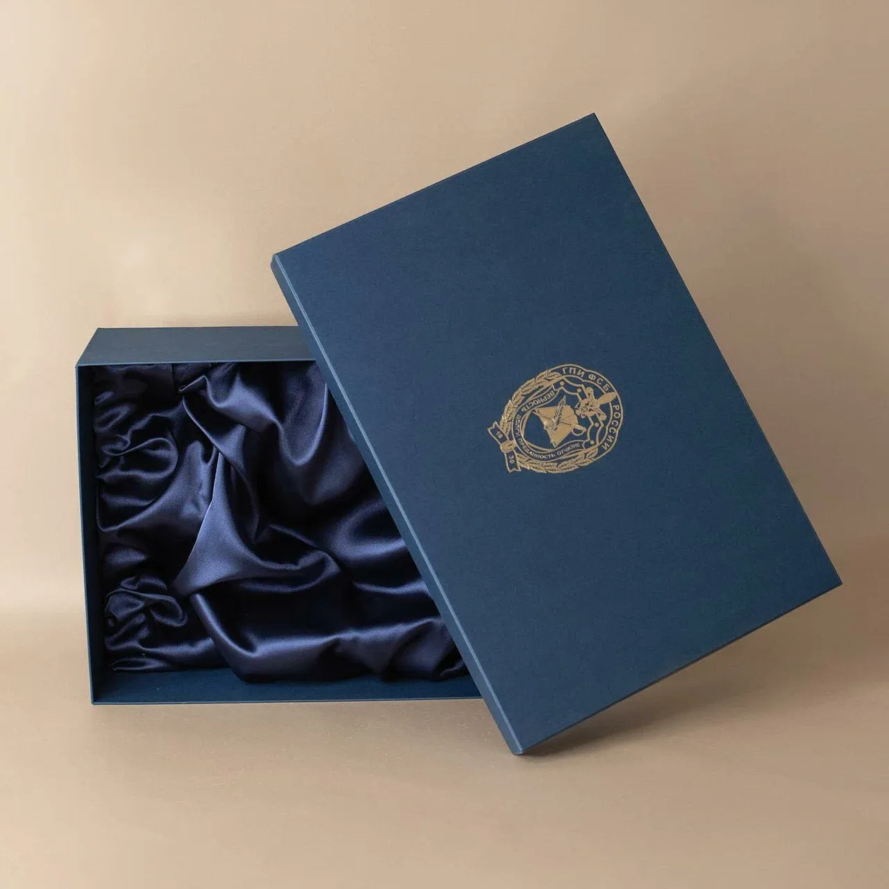 Изготовление коробок крышка-дно с ложементом