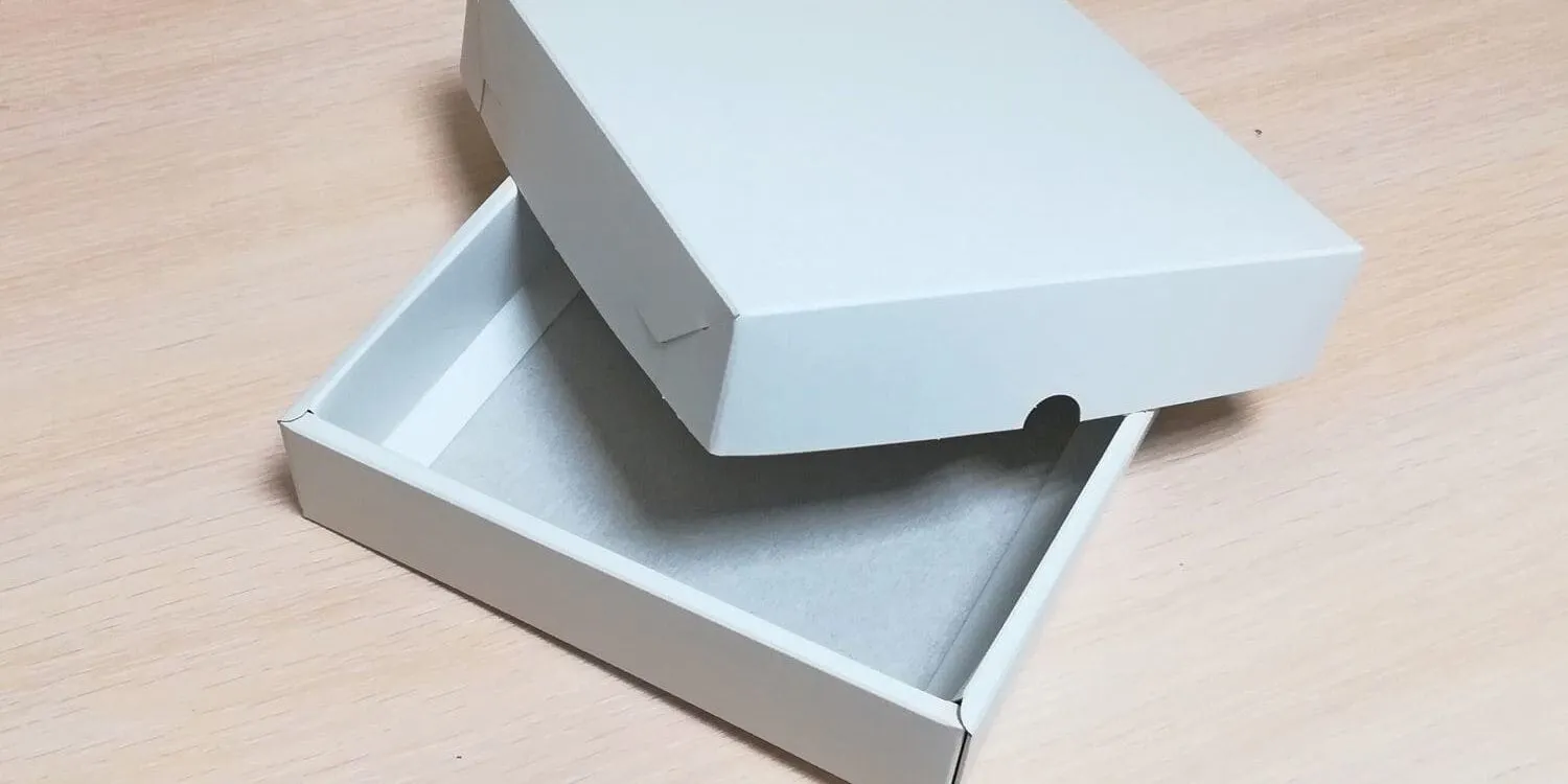 Изготовление белых картонных коробок с крышкой