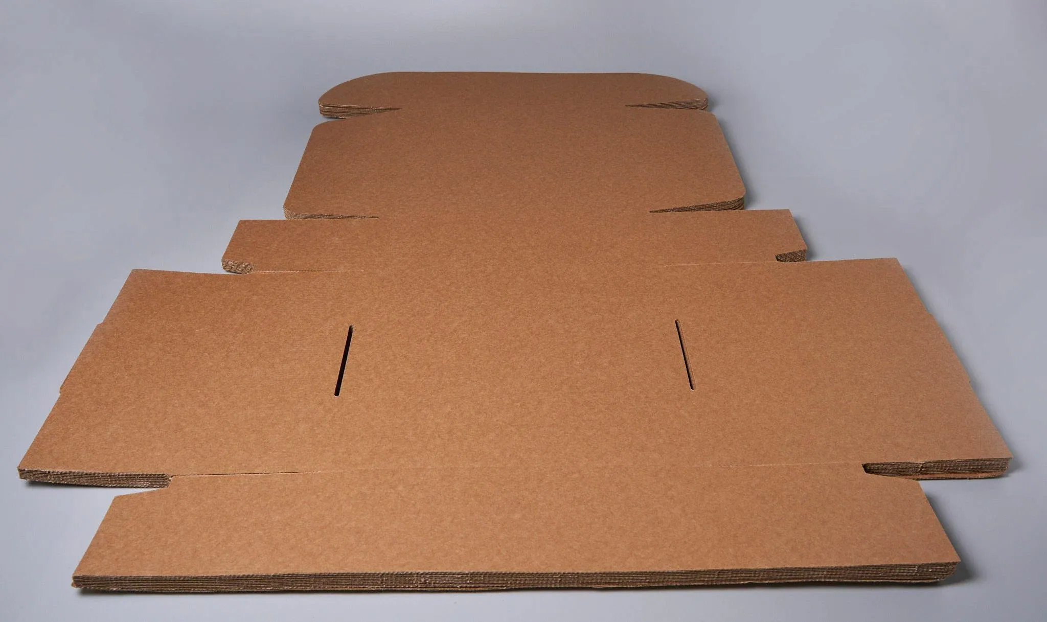 Изготовление самосборных картонных коробок с крышкой