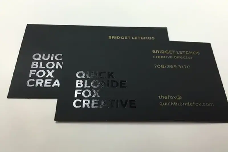 Черные визитки с лаком