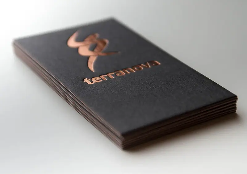 Кашированные визитки с лаком