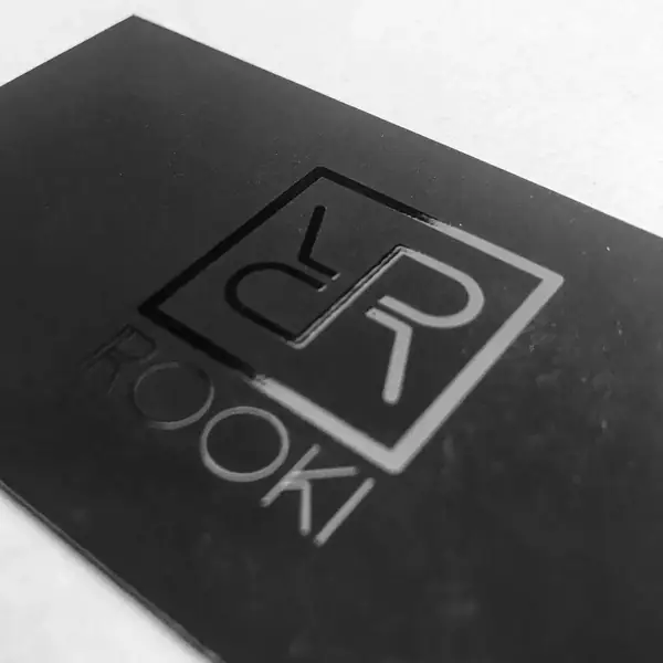 Печать с УФ лаком