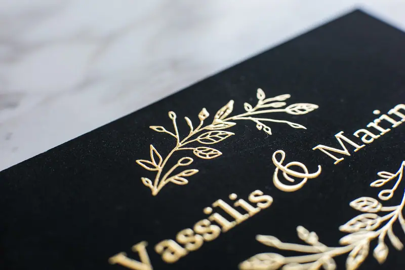 Трафаретная печать лаком