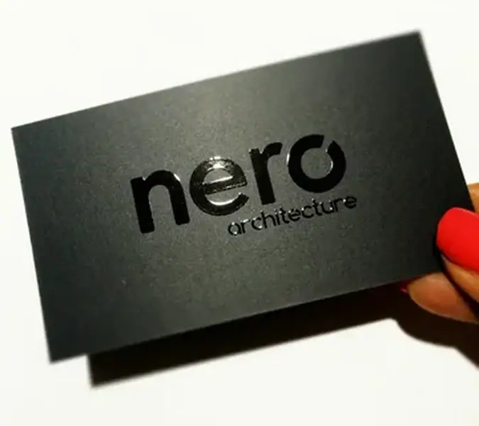 Визитки с выборочным лаком