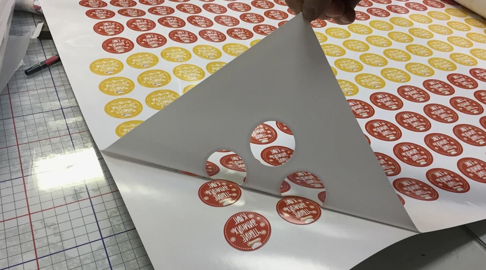 Наклейки это