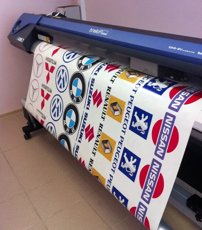 Печать больших наклеек