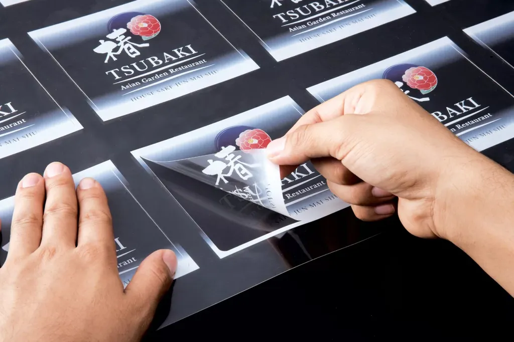 Печать квадратных наклеек