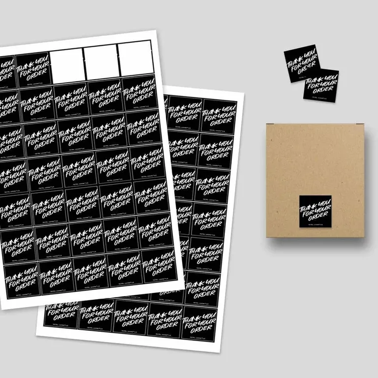 Печать квадратных наклеек