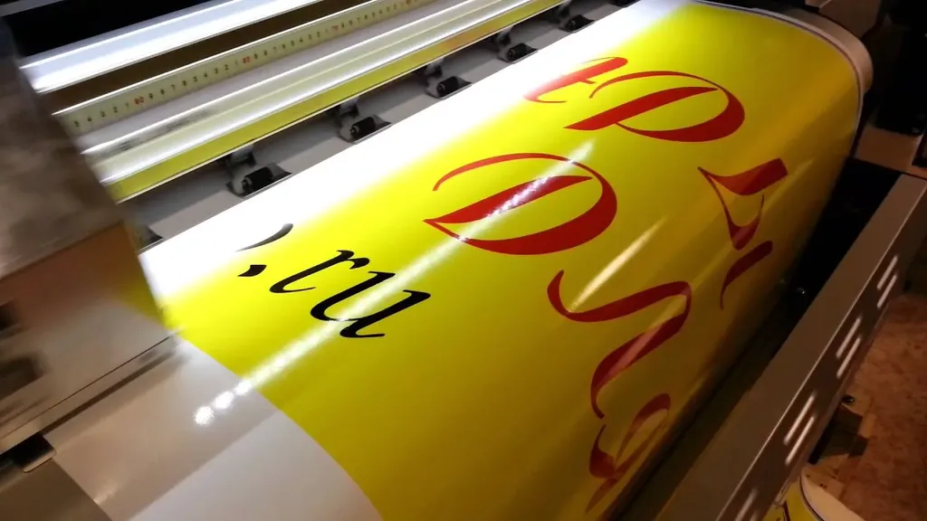 Печать ламинированных наклеек