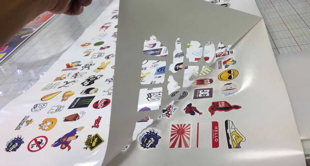 Печать наклеек и стикеров