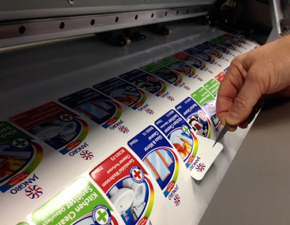 Печать рекламных наклеек