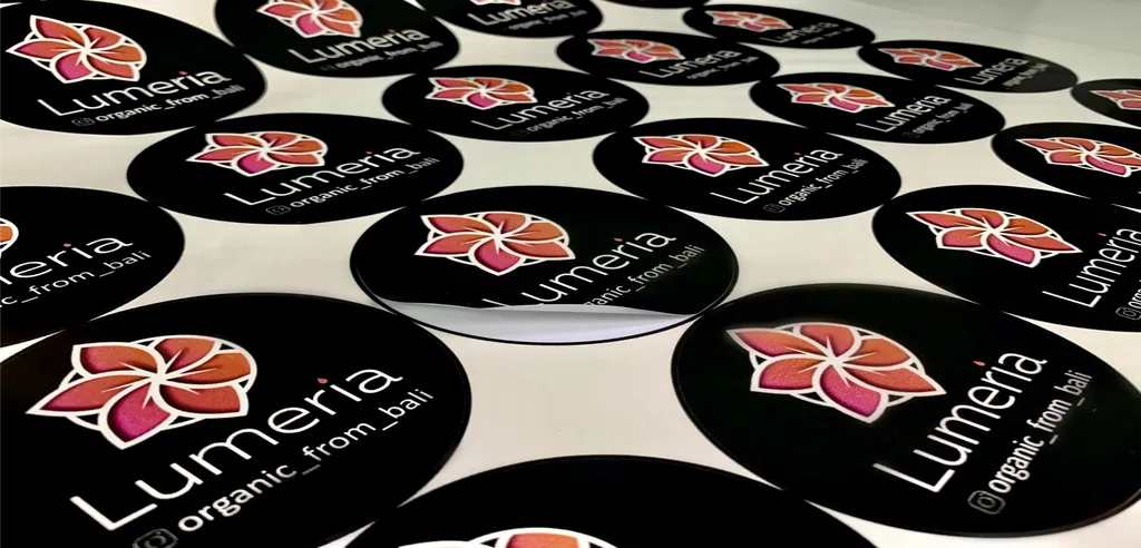 Печать виниловых наклеек