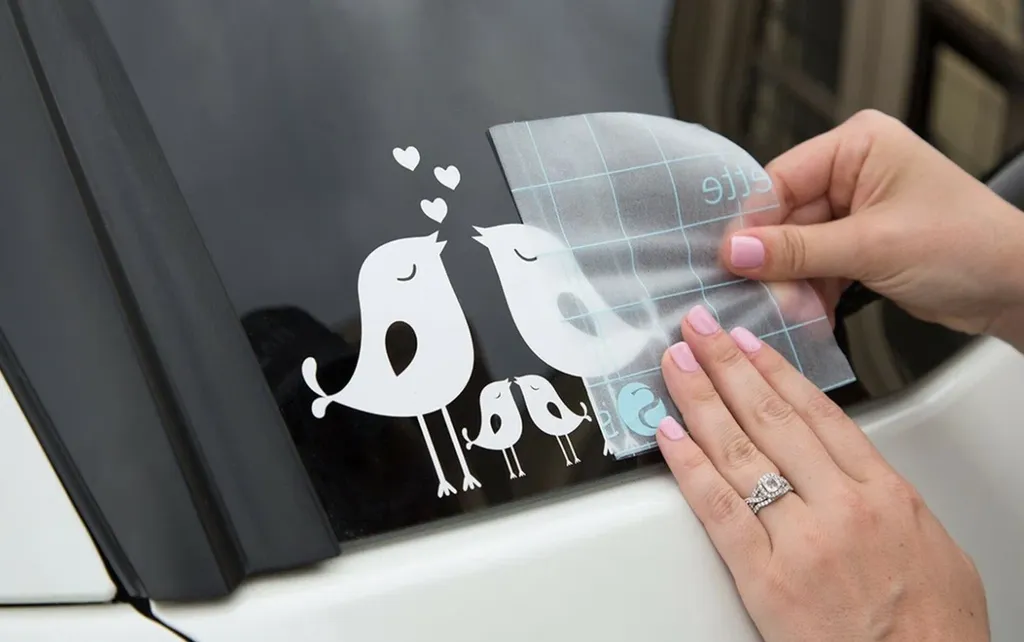 Плоттерная резка самоклейки