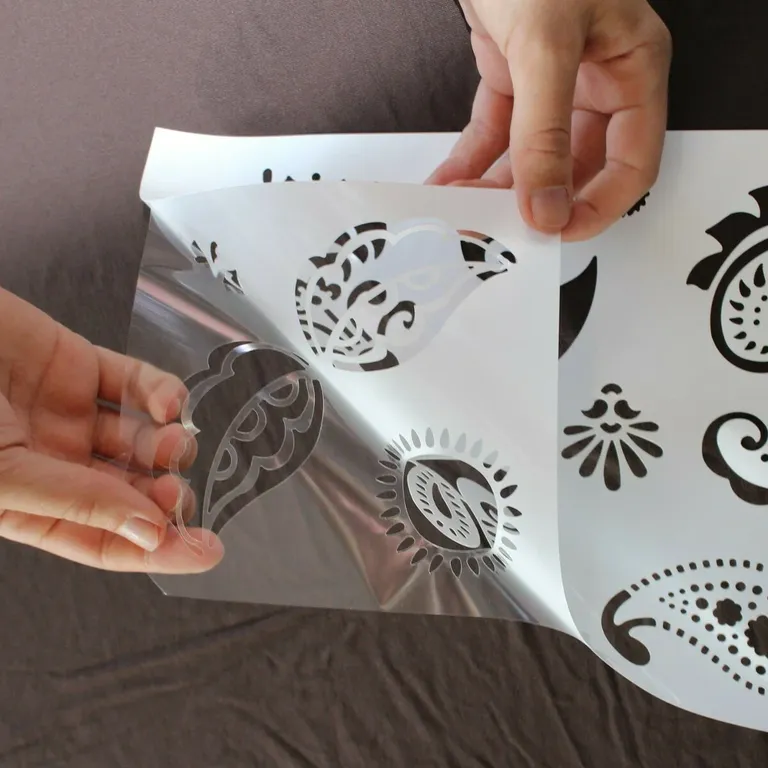 Плоттерная резка самоклейки